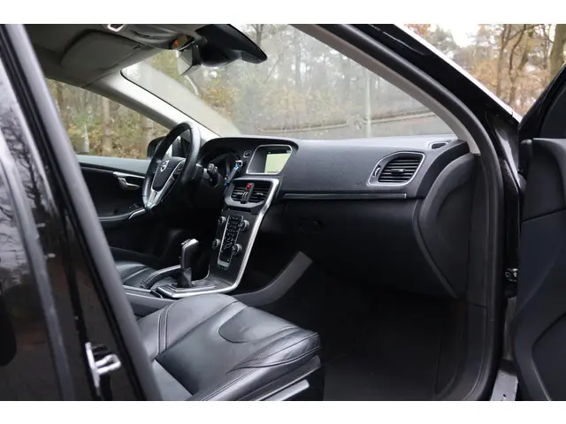Volvo V40 2.0 D2 Summum Business 2015 Diesel 9