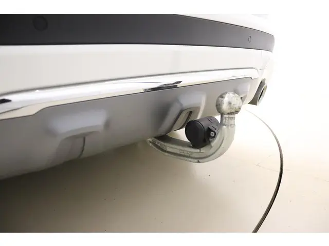 BMW X3 xDrive20i High Executive 2021 Benzine 18