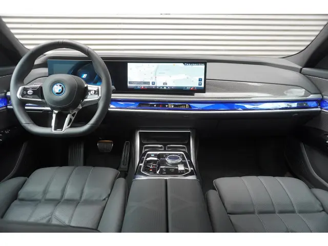 BMW i7 xDrive60 2025 Elektrisch 9