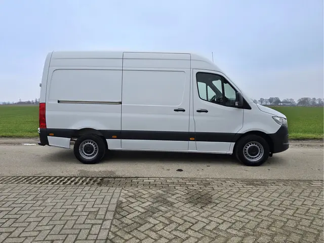 Mercedes-Benz Sprinter 317 1.9 CDI L2 H2 RWD 2022 Diesel 8