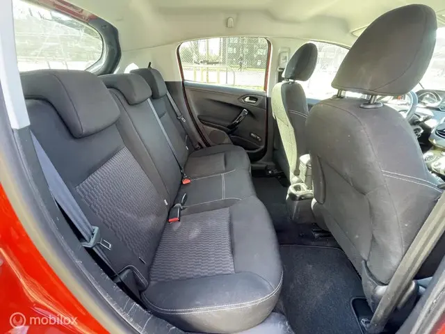 Peugeot 208 1.2 PureTech Blue Lease 2015 Benzine 13