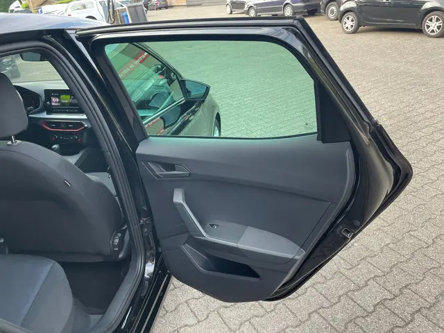 SEAT Ibiza 1.0 EcoTSI FR Business Connect 2023 Benzine 22