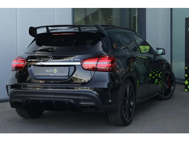 Mercedes-Benz GLA AMG 45 4MATIC 2018 Benzine 2