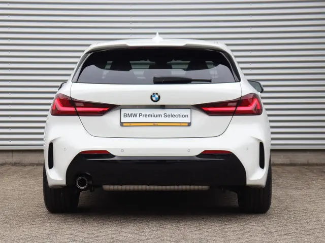 BMW 1 Serie 5-deurs 118i 2024 Benzine 4