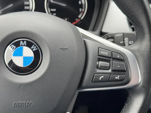 BMW X1 sDrive18i Executive Edition 2020 Benzine 14