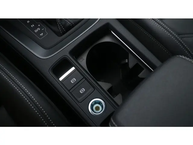 Audi Q3 45 TFSI e S edition 2025 Hybride Benzine 22