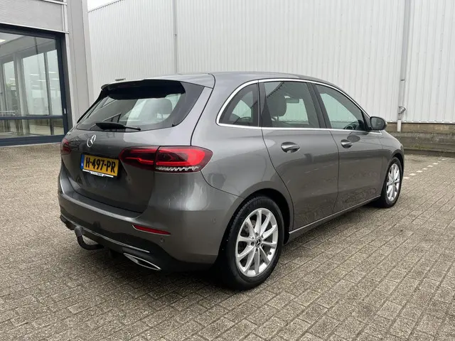 Mercedes-Benz B-Klasse 180 Launch Edition 2020 Benzine 66