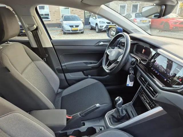 Volkswagen Taigo 1.0 TSI Life Business 2023 Benzine 16