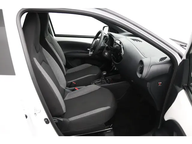 Toyota Aygo X 1.0 VVT-i S-CVT Play 2024 Benzine 22