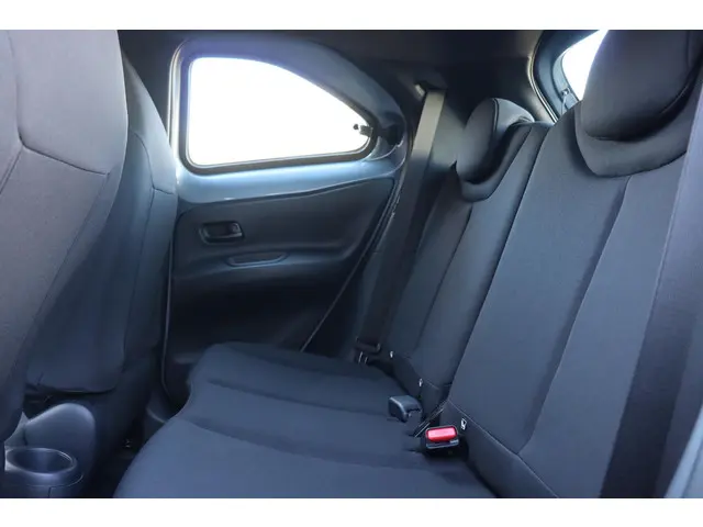 Toyota Aygo X 1.0 VVT-i MT Play 2025 Benzine 25