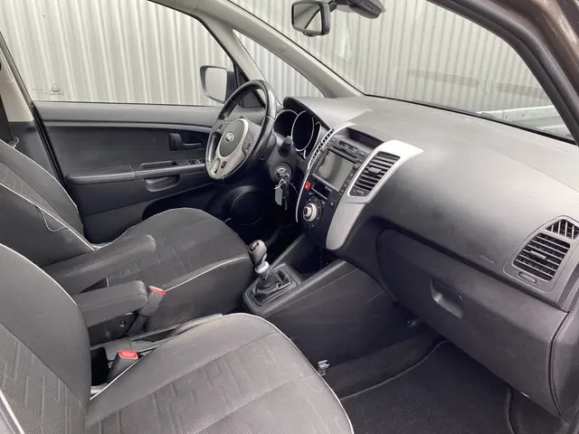 Kia Venga 1.4 CVVT ExecutiveLine 2014 Benzine 17