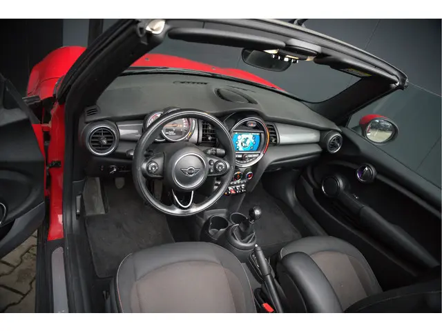 MINI Cooper Cabrio Mini 1.5 Chili 2018 Benzine 7