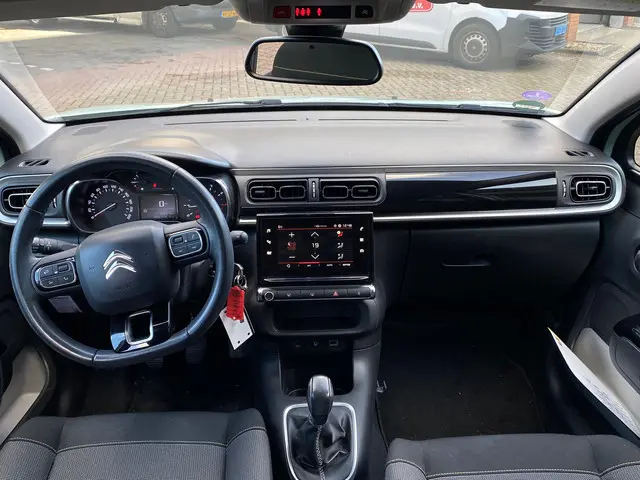 Citroën C3 1.2 PureTech Shine 2017 Benzine 9