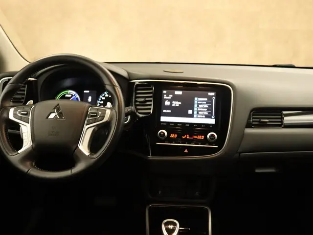 Mitsubishi Outlander 2.4 PHEV Pure 2021 Hybride Benzine 13
