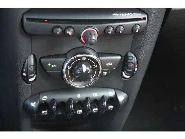 MINI Cooper Mini 1.6 Chili Final Edition 2014 Benzine 12