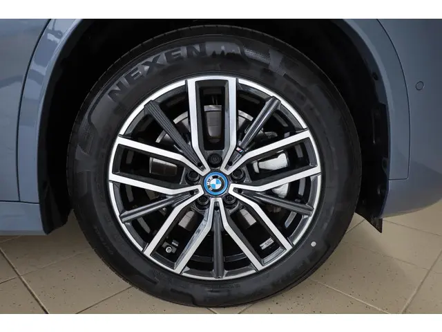 BMW iX1 xDrive30 2024 Elektrisch 6