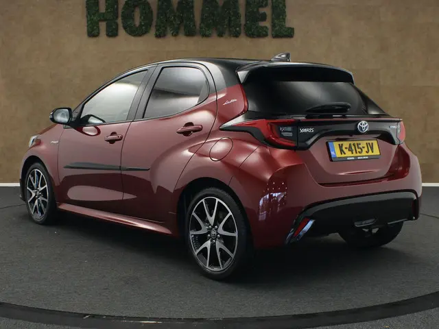 Toyota Yaris 1.5 Hybrid Executive 2020 Hybride Benzine 10