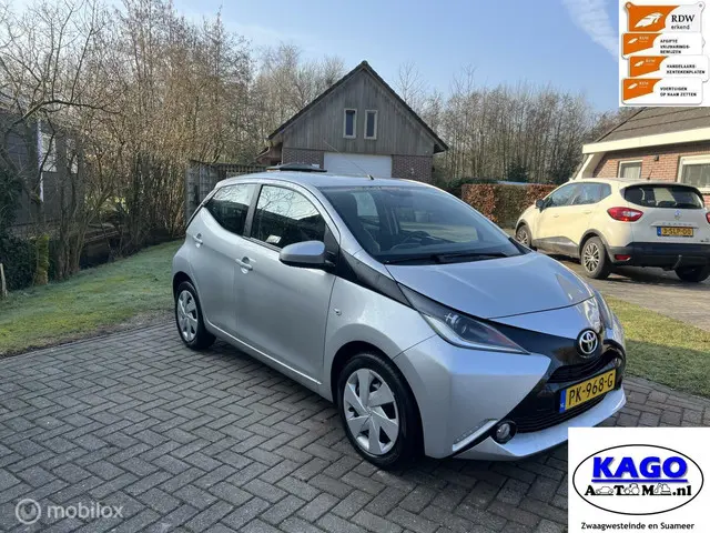 Toyota Aygo 1.0 VVT-i x-play 2015 Benzine 4