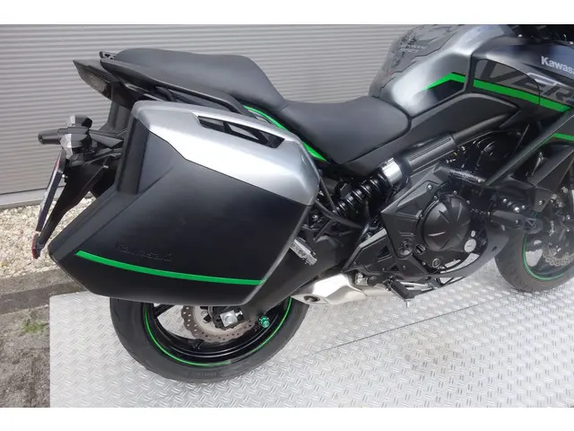 Kawasaki Versys 650 GRAND TOURER 2019 Benzine 10