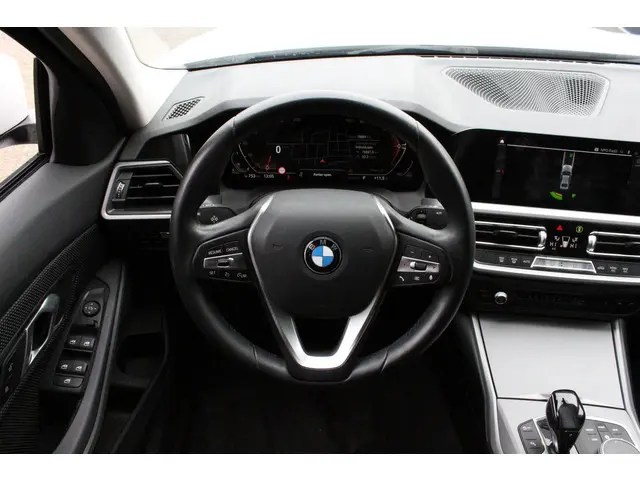 BMW 3 Serie 318d Executive Edition 2020 Hybride Diesel 13