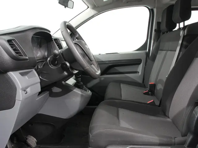 Opel Vivaro Combi 1.5 CDTI L3H1 2022 Diesel 26