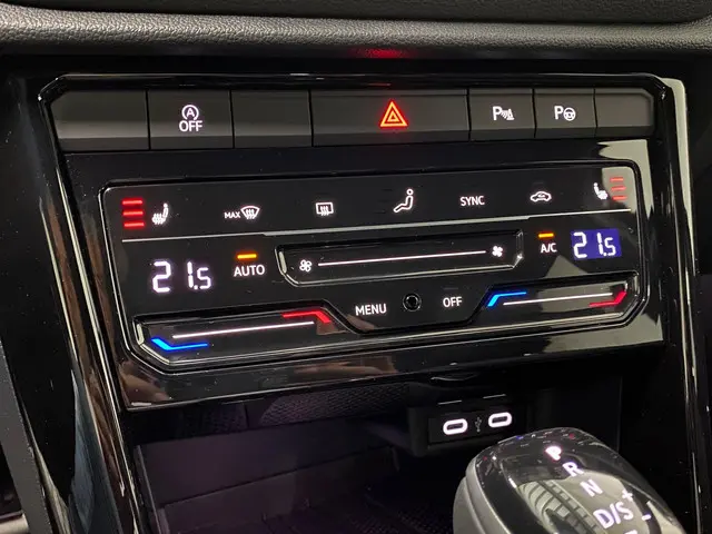 Volkswagen T-Roc 1.5 TSI R-Line Edition 2025 Benzine 30