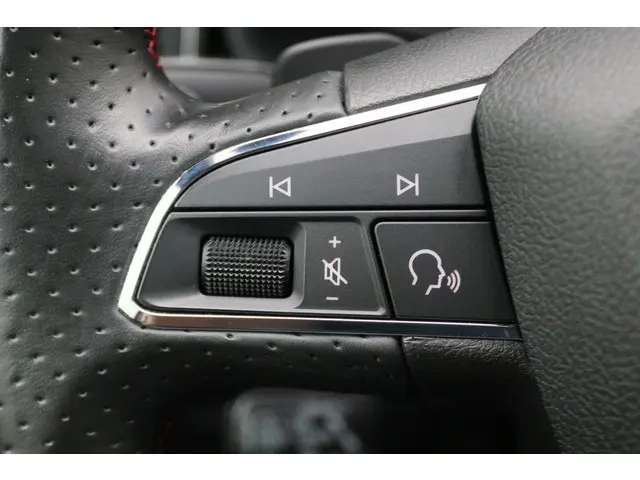 SEAT Ateca 1.5 TSI FR Business Intense 2019 Benzine 44