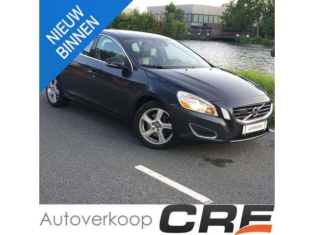 Volvo S60 2.0 T5 Momentum 2013 Benzine