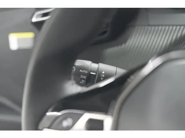 Peugeot e-2008 EV Active 50 kWh 2022 Elektrisch 33
