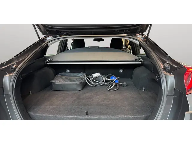 Toyota Prius 1.8 Plug-in Executive 2019 Hybride Benzine 21