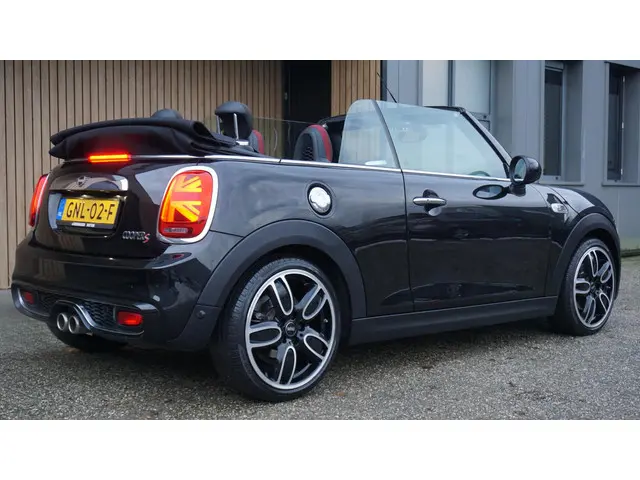 MINI Cooper S Cabrio 2.0 192pk Automaat 2019 Benzine 6