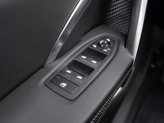 BMW X1 xDrive23i 2025 Benzine 28