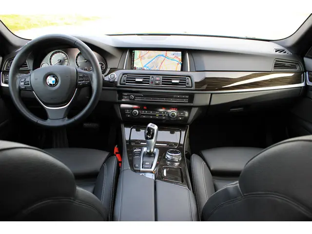 BMW 5 Serie 520i Executive 2014 Benzine 6