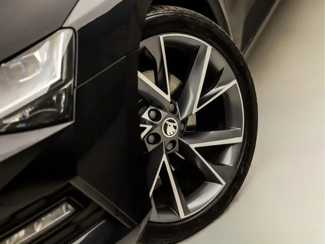 Škoda Superb Combi 1.5 TSI Sportline 2020 Benzine 21