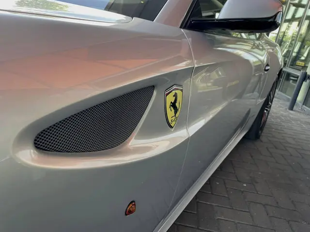 Ferrari FF 6.3 V12 2015 Benzine 41