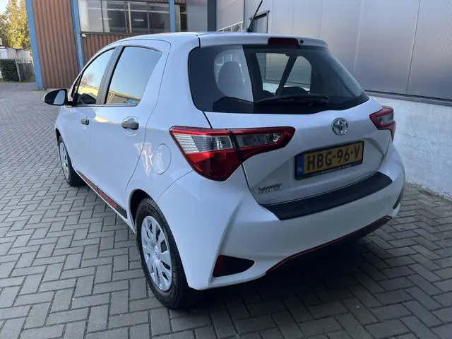 Toyota Yaris 1.0 VVT-i Comfort 2017 Benzine 3