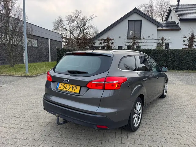 Ford Focus Wagon 1.0 Titanium Edition 2016 Benzine 16