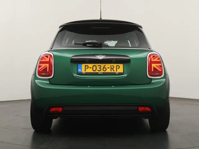 MINI Electric Yours 33 kWh 2022 Elektrisch 10