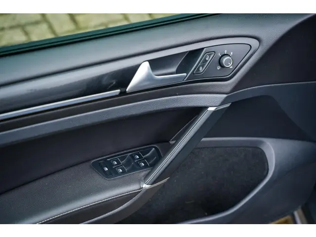 Volkswagen Golf 2.0 TSI 4Motion R 2017 Benzine 14