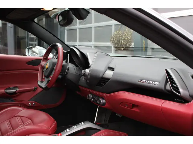 Ferrari 488 3.9 GTB HELE 2018 Benzine 16