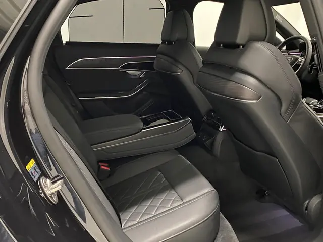 Audi A8 60 TFSI e quattro 2025 Hybride Benzine 42