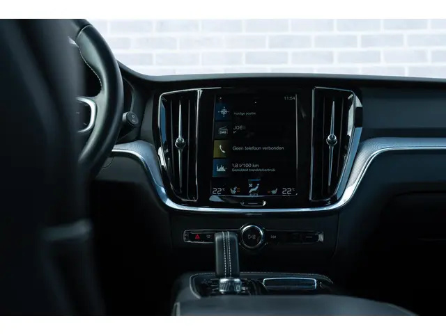 Volvo V60 T6 Recharge AWD R-Design 2020 Hybride Benzine 10