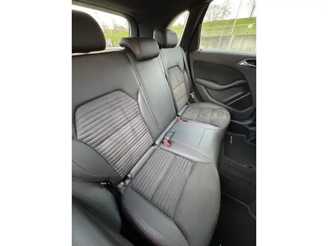 Mercedes-Benz B-Klasse 160 Business 2017 Benzine 11