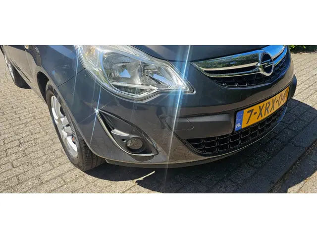 Opel Corsa 1.2-16V Berlin 2013 Benzine 9