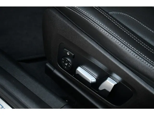 BMW 3 Serie 330 d M-Sport Pro 2023 Diesel 11