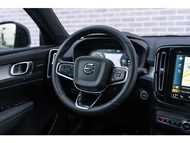 Volvo XC40 Plug-in Hybrid T5 Core 2023 Hybride Benzine 25