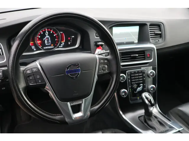 Volvo V60 1.5 T3 R-Design 2016 Benzine 3