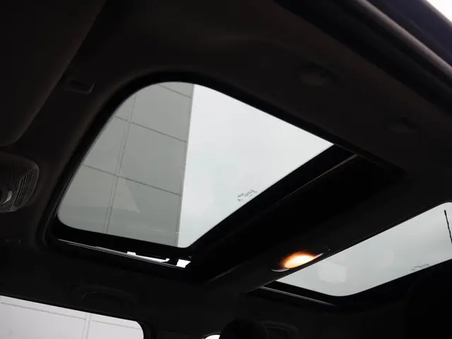 MINI 5-Deurs One 2019 Benzine 25