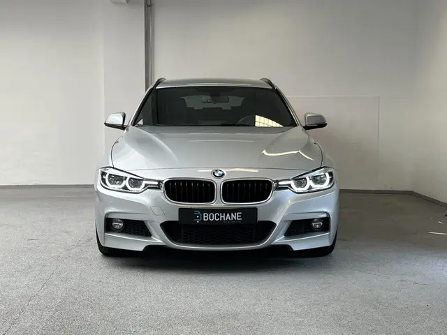 BMW 3 Serie Touring 320i M-sport 2017 Benzine 7