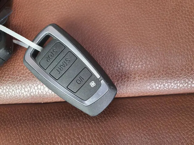 BMW 5 Serie Touring 528xi High Executive 2014 Benzine 38